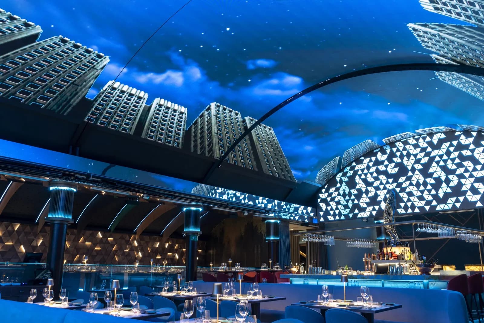 Teatro Kapital Madrid room with blue illuminated dome ceiling and bar