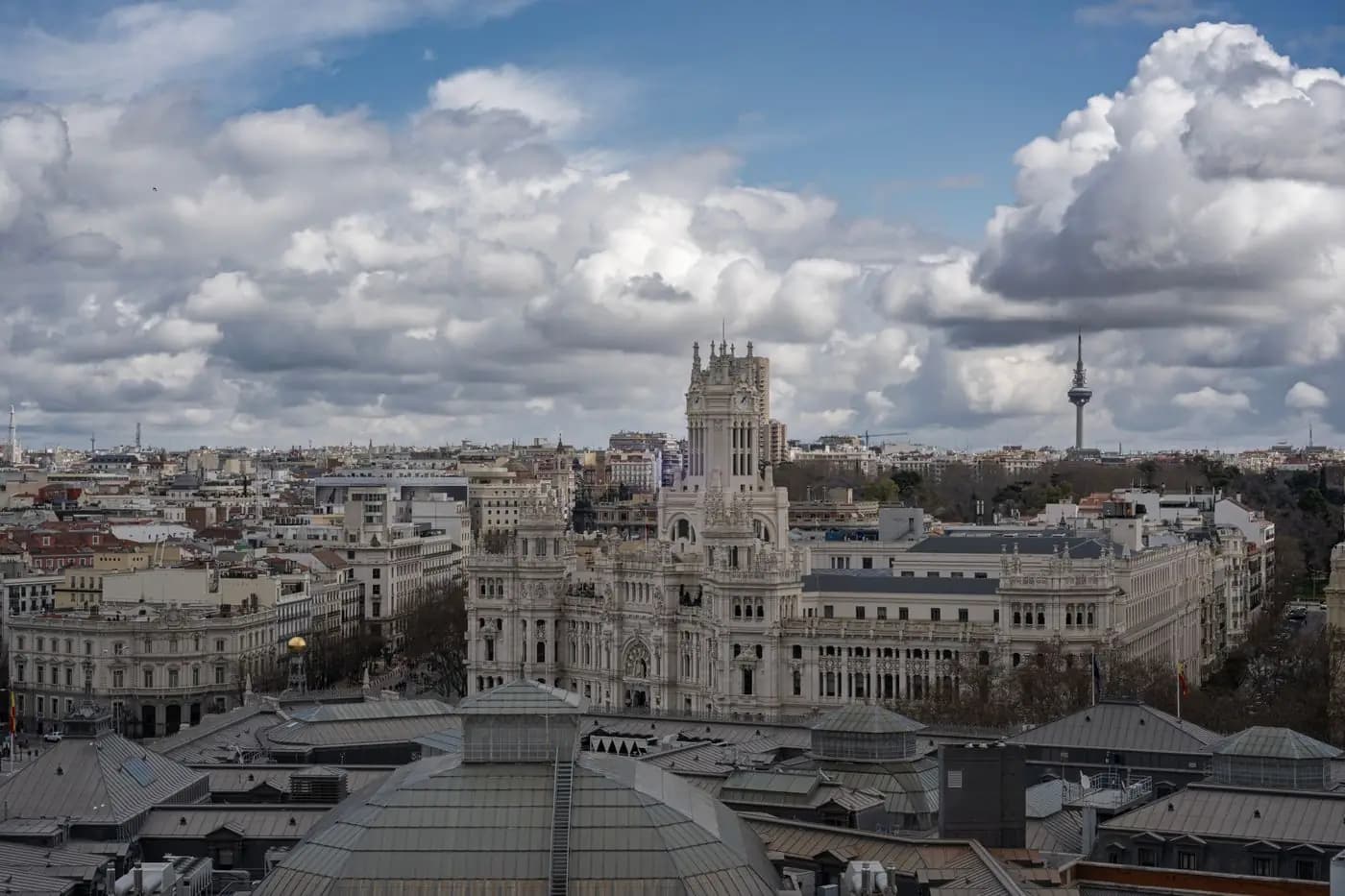 Aerial view of Madrid with the Palacio de Cibeles