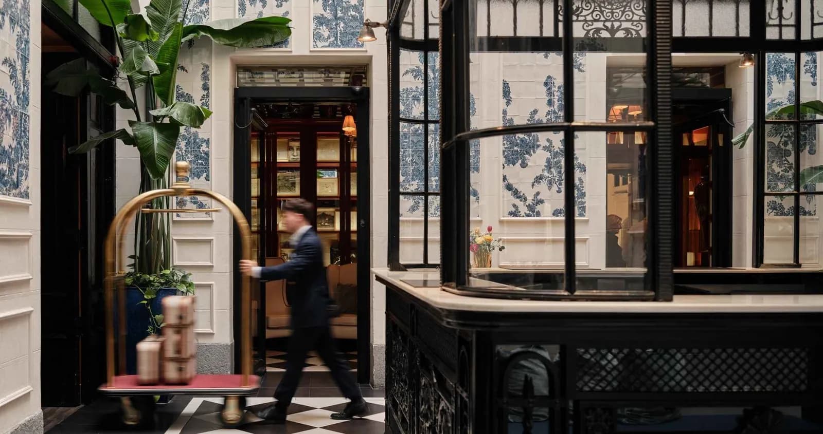 Entrance and lobby of Only YOU Boutique Hotel Madrid, Salesas district