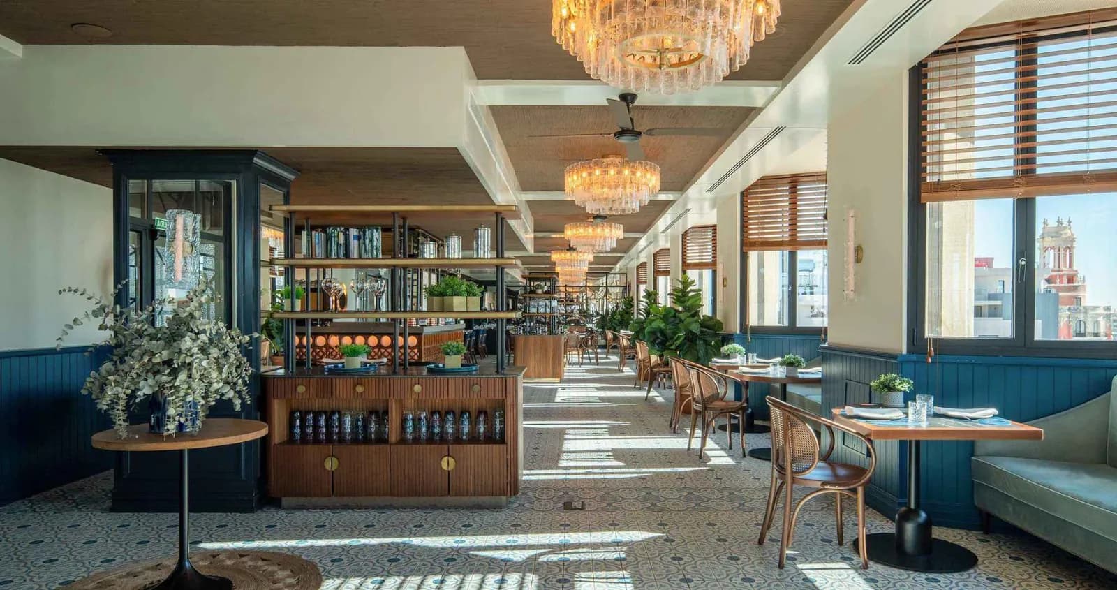 Lounge bar with crystal chandeliers, Only YOU Hotel Valencia in the city centre