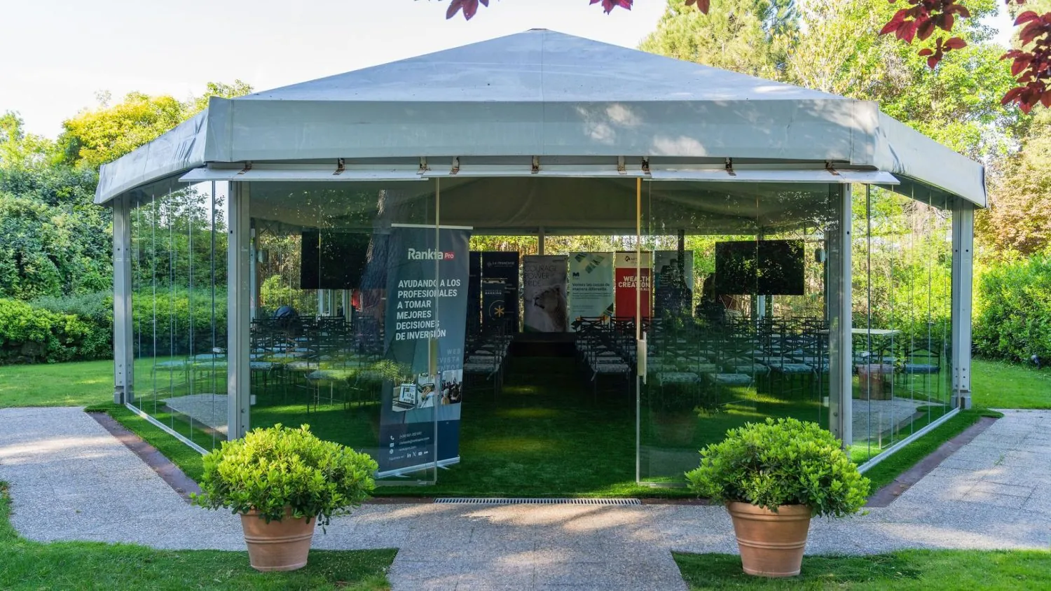 Glass pavilion in the gardens of La Quinta de Illescas